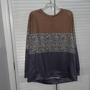 3xl long sleeve gray tan and cheetah print long sleeve shirt. Fits like a 2xl
